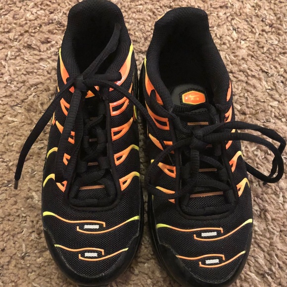 nike air max plus orange and yellow nike air max plus orange and yellow